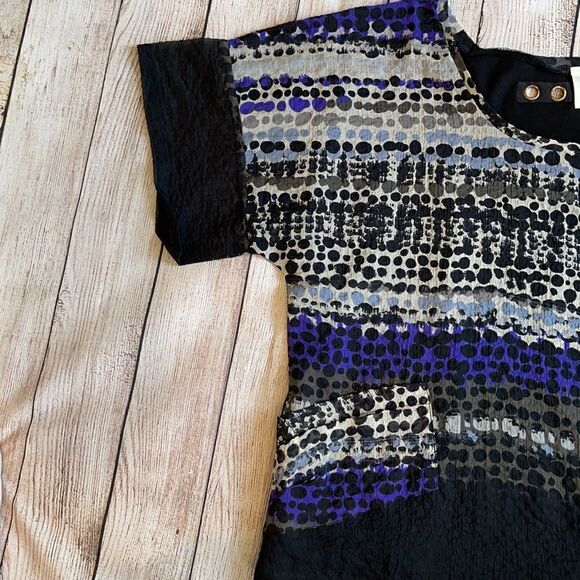 Line & Dot Top - Picture 3 of 7